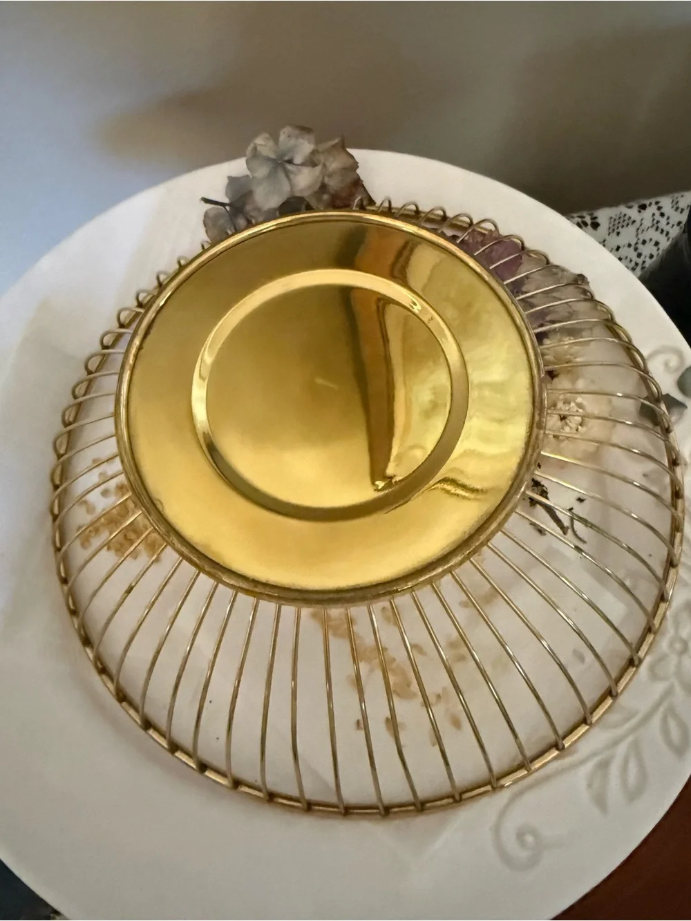 Vintage MCM  Gold Brass Wire Fruit Bowl Bread Basket Stamped Hong Kong